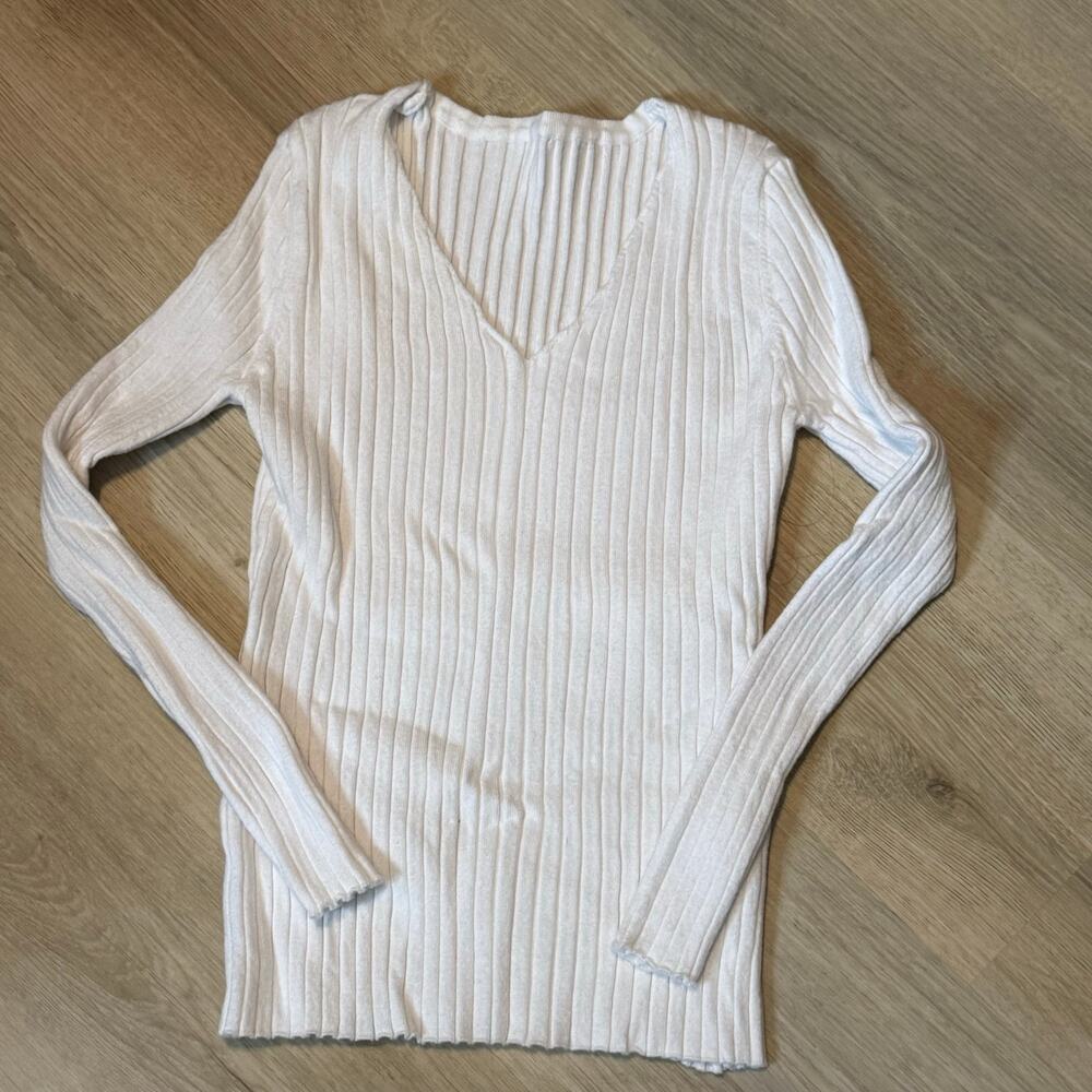 Womenโs Medium White Ribbed V-Neck Sweater Stretch Fitted Long Sleeve